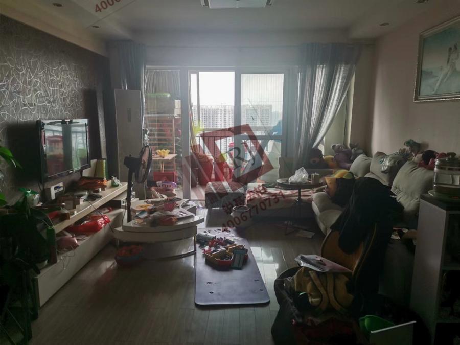 星典時(shí)代新寓法拍房5、6棟3303號(hào)